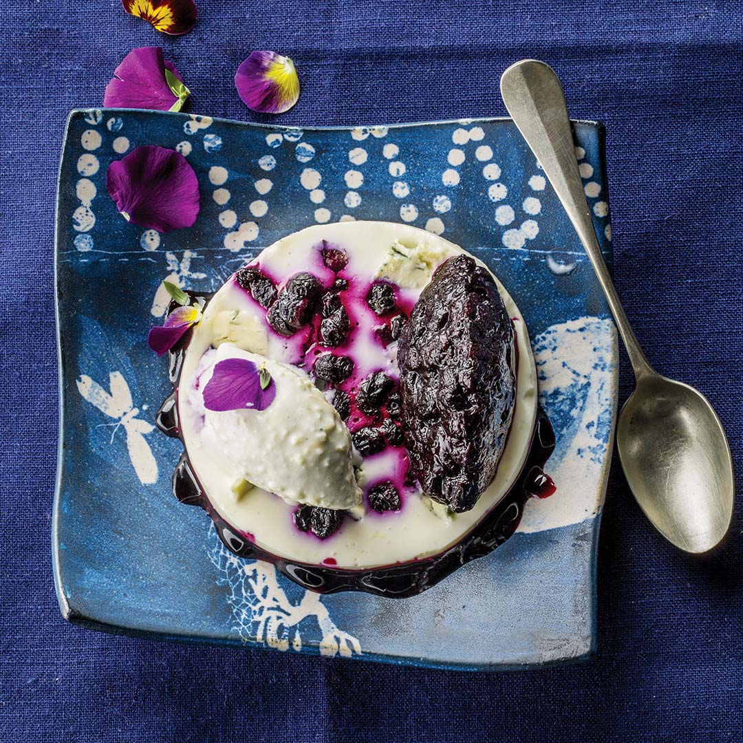 Blueberry and Bleu d’Auvergne panna cotta - Bleu d'Auvergne PDO cheese