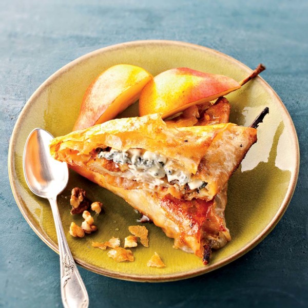 Filo pastry triangles with Bleu d’Auvergne, pears and honey