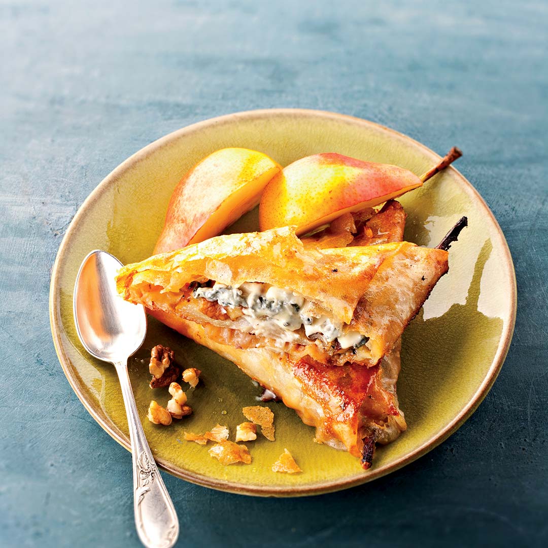 Pastilla au Bleu d'Auvergne, poires et miel Fromage AOP Bleu d'Auvergne — free download