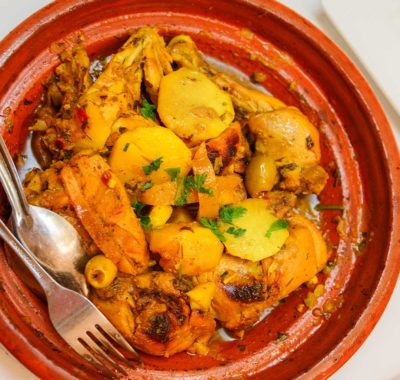 Tajine de cuisses de lapin, pomme de terre au safran et au Bleu d&rsquo;Auvergne