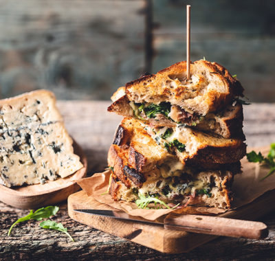 Sandwich grilled cheese au Bleu d’Auvergne