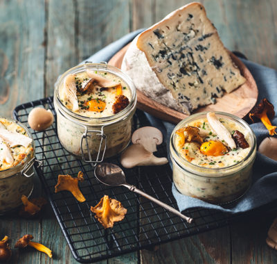Oeufs cocotte aux champignons au Bleu d&rsquo;Auvergne