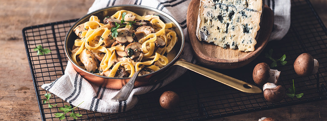 Tagliatelles au poulet, sauce crémeuse au Bleu d’Auvergne