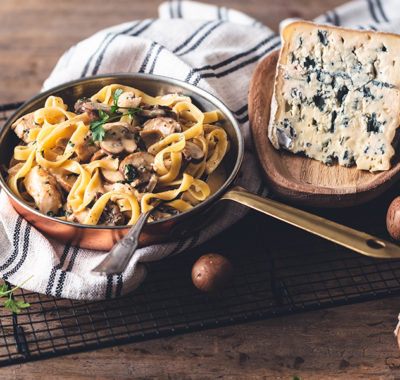 Tagliatelles au poulet, sauce crémeuse au Bleu d’Auvergne